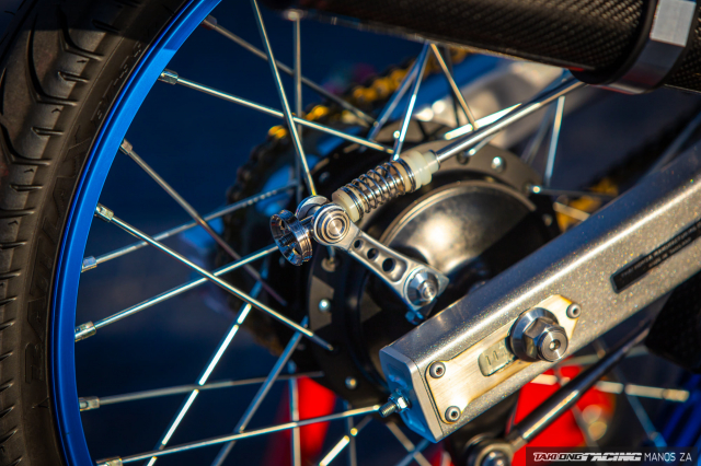 Honda LS125 khoe tron than hinh nuot na duoi anh nang hoang hon - 9