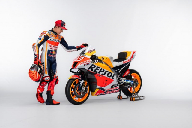 Doi dua Repsol Honda MotoGP 2022 lo dien voi ngoai hinh hoan toan moi - 13