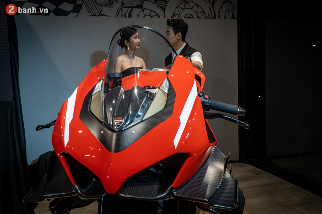 Can canh Ducati Superleggera V4 dat nhat va duy nhat cua doanh nhan Minh Nhua - 9