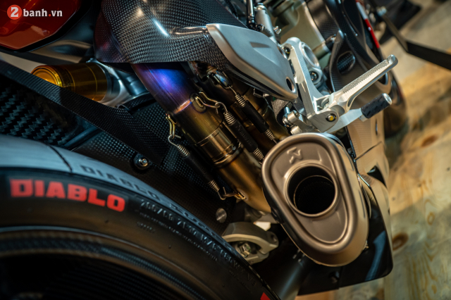 Can canh Ducati Superleggera V4 dat nhat va duy nhat cua doanh nhan Minh Nhua - 17