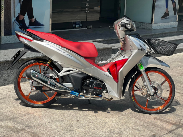 Future 125 do kieng la phai tuoi nhu the nay moi dang - 8