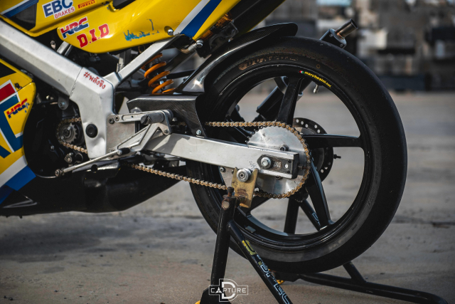 Honda NSR150 lot xac hoan toan sau cu chuyen minh ngoan muc - 16