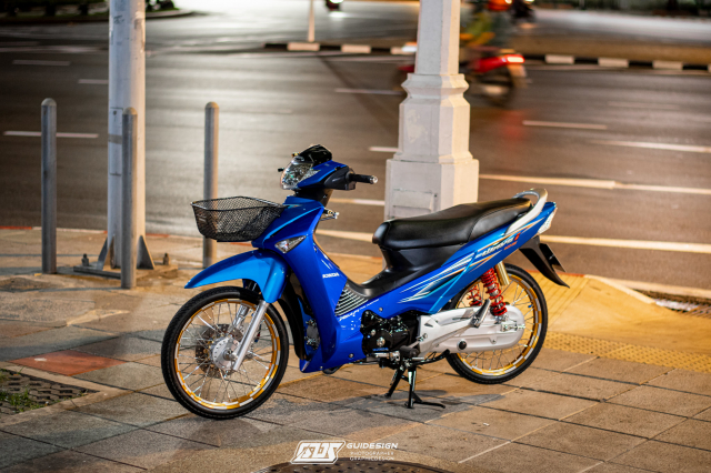 Wave 125i khoe dang trong man dem huyen bi - 3