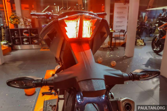 Chi tiet KTM Duke 250 2022 mau moi co gia tu 116 trieu dong - 11