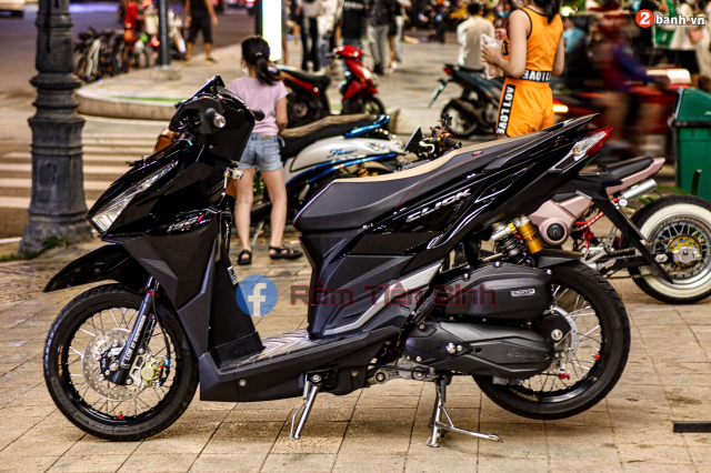 Honda Vario do sieu chat do dang ben canh co nang nong bong - 17