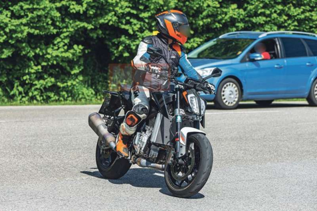 KTM 990 Duke 2023 tiep tuc lo dien khi dang thu nghiem - 3