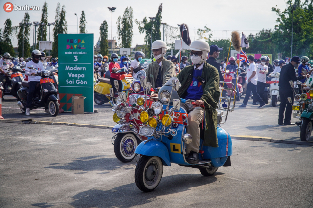 Vespa Day 2022 quy tu hon 2000 nguoi tham gia tai Sai Gon va Ha Noi - 16