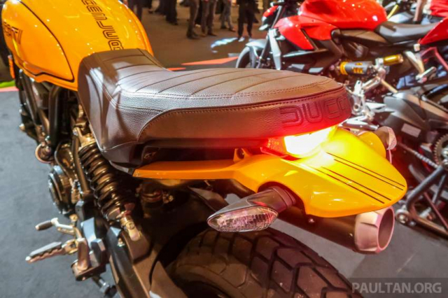 Can canh Phien ban dac biet Ducati Panigale V2S Bayliss va Scrambler 1100 Tribute Pro - 34