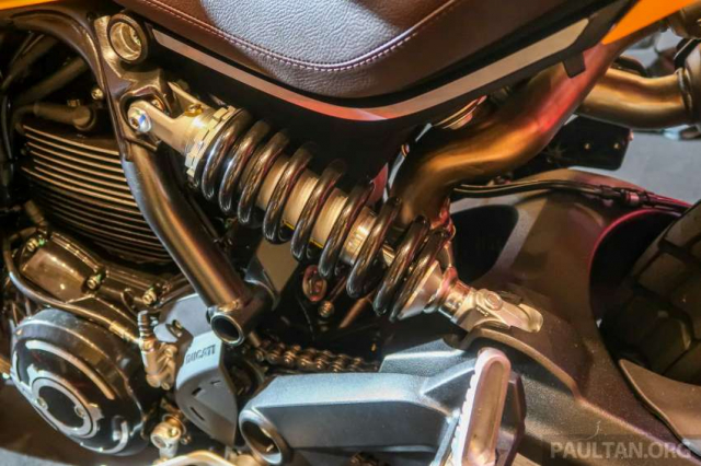 Can canh Phien ban dac biet Ducati Panigale V2S Bayliss va Scrambler 1100 Tribute Pro - 42