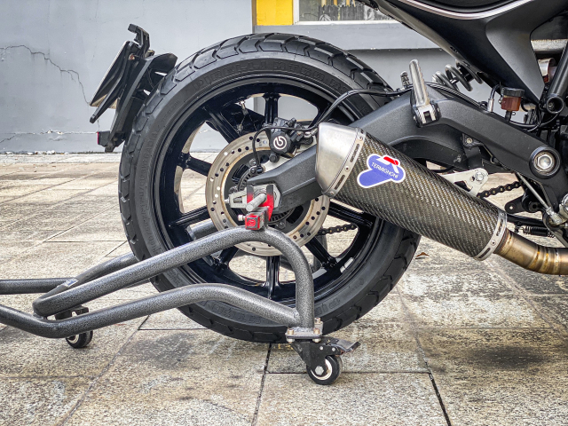 Ban be Ducati Scrambler icon 2015 mau cuc ky dep nhieu do choi - 15
