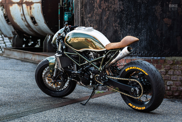 Ducati ST4 do mau xanh la doc doan den tu DEEP CREEK - 11