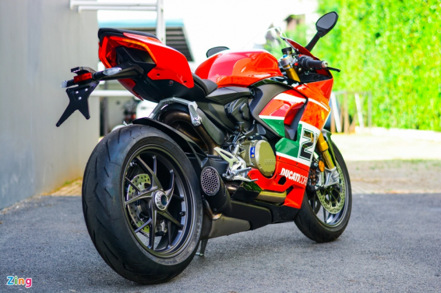 Can canh Ducati Panigale V2 Bayliss tai Viet Nam - 9