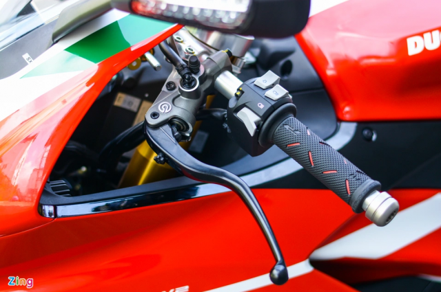 Can canh Ducati Panigale V2 Bayliss tai Viet Nam - 13