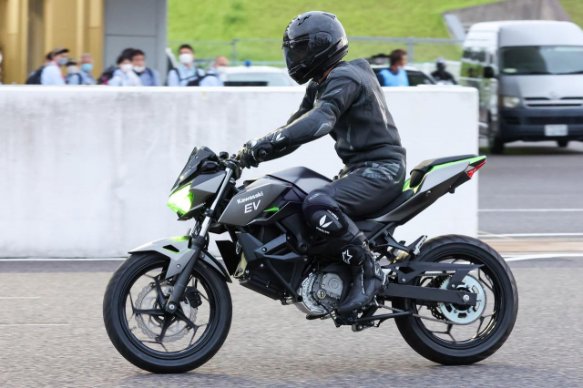 Lo dien nguyen mau Kawasaki Ninja Hybrid dang thu nghiem tai Suzuka 8 Hour - 7