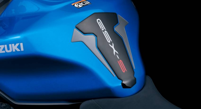 Suzuki GSXS1000 GT 2022 trinh lang Malaysia voi gia hon 400 trieu dong - 5