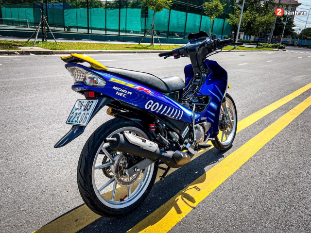 Yaz 125 khoac len minh bo ao Valentino Rossi kich doc - 14