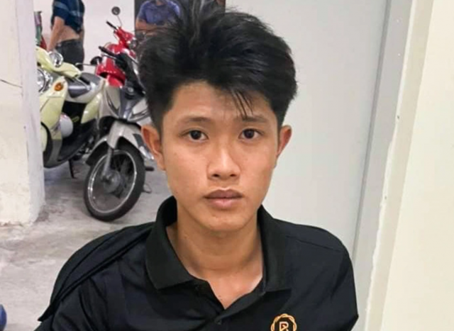 Thanh nien tong 3 lang lach danh vong tong canh sat 113 de tron chay - 2