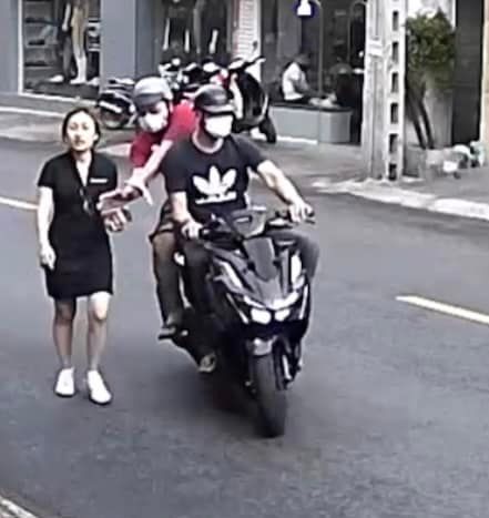 Vario 160 tro thanh xe nganh cua gioi trom cuop - 3