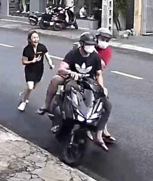 Vario 160 tro thanh xe nganh cua gioi trom cuop - 5