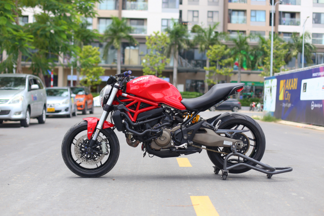 ban Ducati Monster 821 2015 - 15