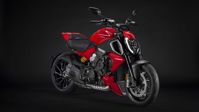 Ducati Diavel V4 2023 lot xac trong nam moi voi phuong cham Dare to be bold - 3