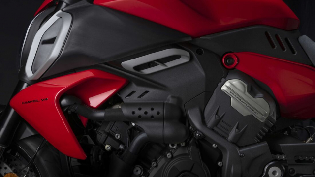 Ducati Diavel V4 2023 lot xac trong nam moi voi phuong cham Dare to be bold - 5
