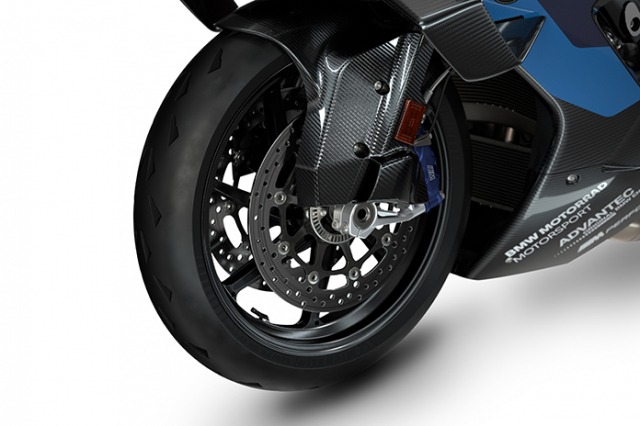 Ducati Panigale V4 R 2023 va BMW M1000RR 2023 tren ban can thong so - 7