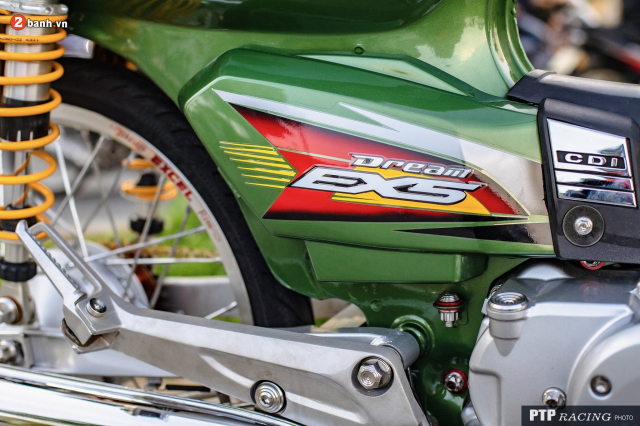 Honda Dream do thut ket cua nu tay choi Sai Gon hon 80 trieu dong - 3