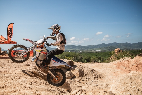 KTM Vietnam mang chuong trinh huan luyen Adventure Enduro Riders Academy den Viet Nam - 7