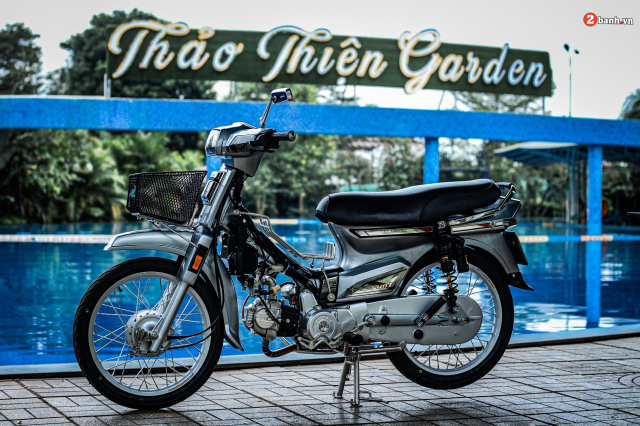 Nào hãy cùng chiêm ngưỡng những hình ảnh tuyệt đẹp về chiếc xe Dream độ lột xác, thể hiện sự đam mê và sáng tạo của các biker Việt Nam nhé!