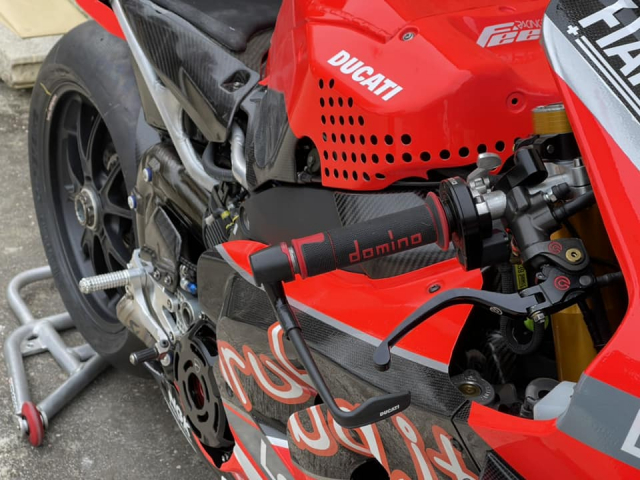 Soi can canh Ducati Panigale V4R WSBK de xem khung co nao - 5