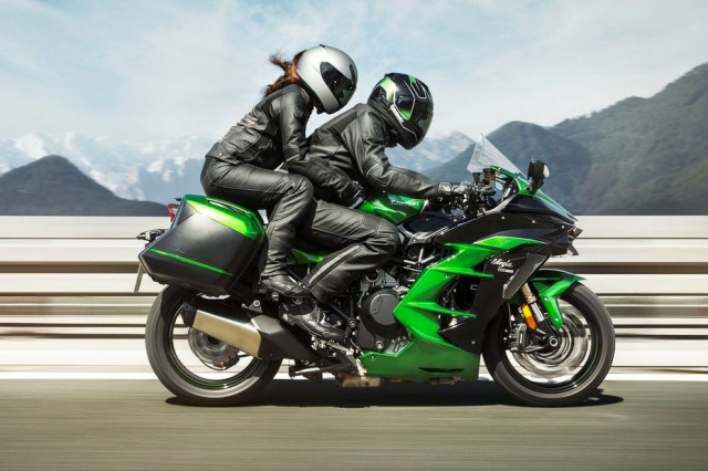 Kawasaki Ninja H2 SX SE 2022 bi trieu hoi do dong ho congtomet hien thi sai - 5