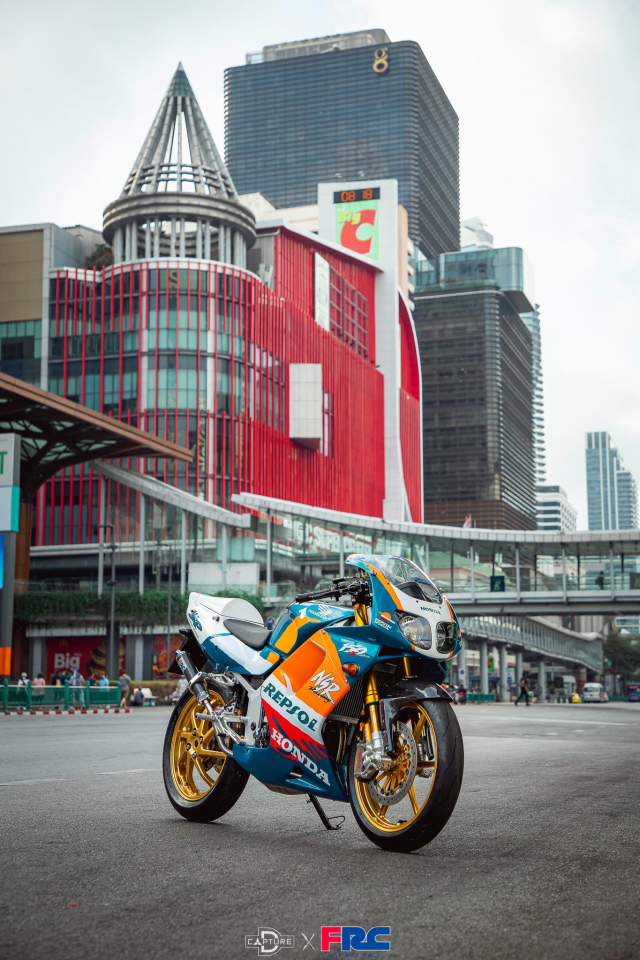NSR150R SP hoa thanh ban do sieu kinh dien khi roi vao tay tin do cuong Ohlins - 13