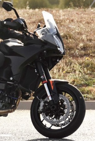 KTM 890 SMT 2023 se duoc tiet lo vao ngay 24 thang 4 - 5