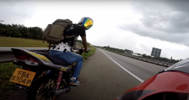 Truy tim Biker sieu nhan Singapore the hien tren duong pho Malaysia - 7