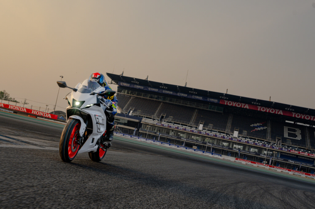 Yamaha R7 2023 bo sung them mau moi gia khong doi - 9