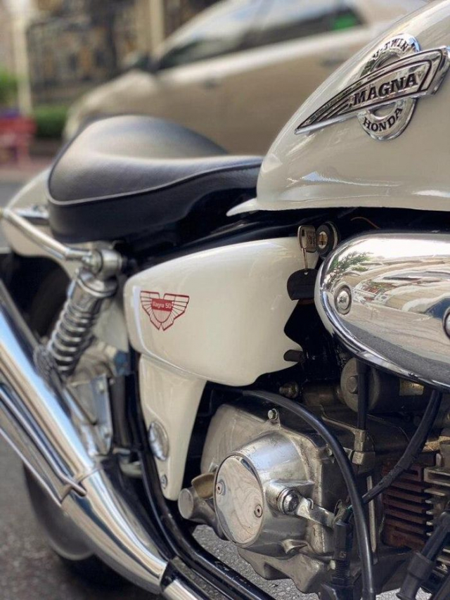 Honda Magna 1997 qua 26 nam su dung van co gia hon 100 trieu dong - 3