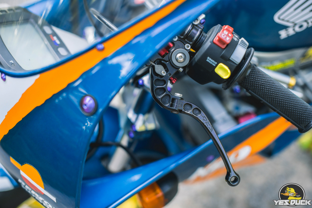 Honda NSR50 khang dinh dang cap sieu pham khi de lo vo so HANG NONG - 5