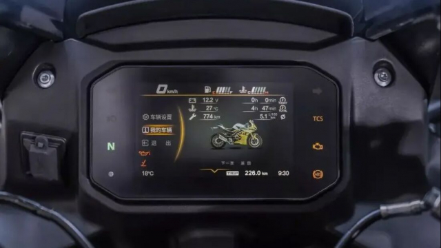 Voge RR525 2023 ra mat voi dong co moi manh hon bo sung camera hanh trinh - 7