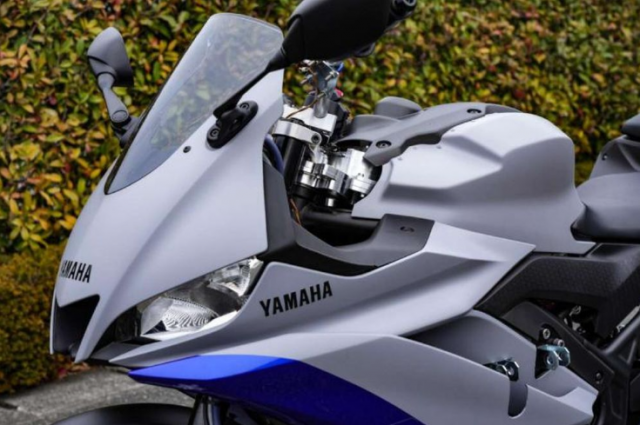 Yamaha tung moto tu can bang nguoi lai chi ngoi huong thu - 3