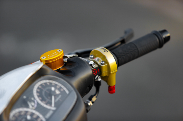 Yaz 125 tro thanh ban do kinh dien khi DOC CHIEM trang bi Nitron Race Pro