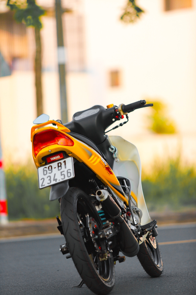 Yaz 125 tro thanh ban do kinh dien khi DOC CHIEM trang bi Nitron Race Pro - 43