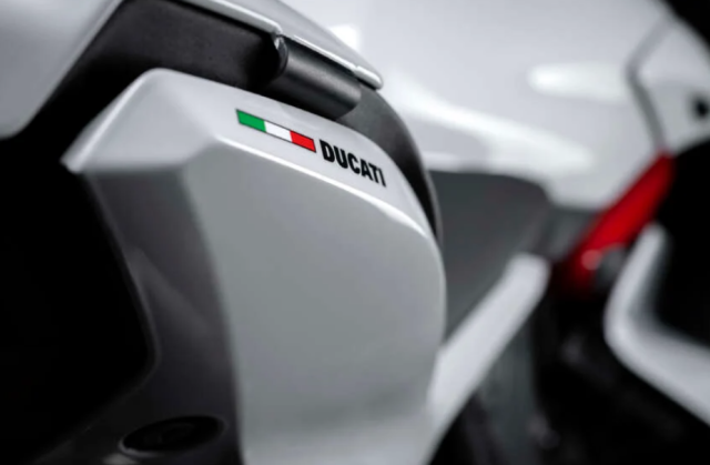 Ducati SuperSport 950 S 2024 duoc cap nhat mau son - 5