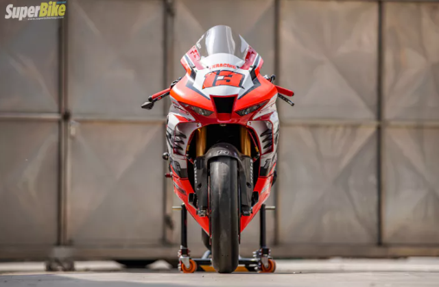 Honda CBR1000RRR do full Race den tu TK Racing - 5