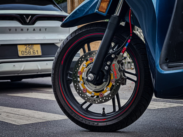SH350i duoc khai thac triet de suc manh voi bai do Po Xang Lua - 5 SH350i duoc khai thac triet de suc manh voi bai do Po Xang Lua - 5