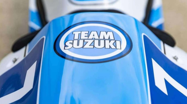 Team Classic Suzuki tiet lo chiec xe dua GSXR1000 K1 dang kinh ngac - 4