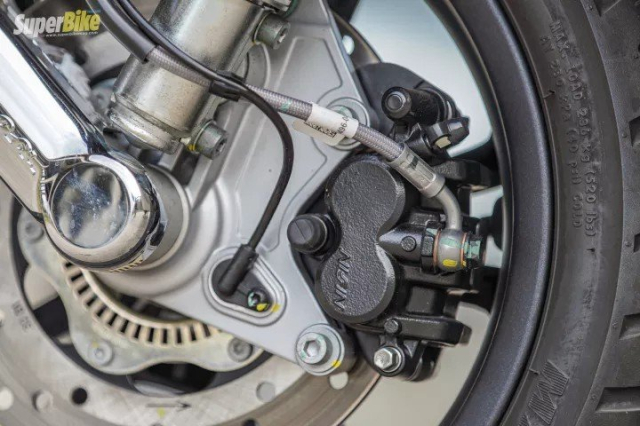 Can canh Vespa GTS 2023 Mau xe duoc Vespa cai tien dot pha ve trang bi - 9 Can canh Vespa GTS 2023 Mau xe duoc Vespa cai tien dot pha ve trang bi - 9
