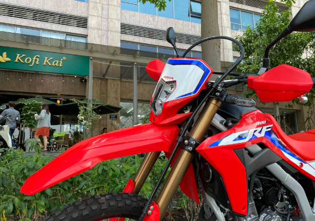 Honda CRF300L 2023 dau tien ve tai VN kem gia ban - 4