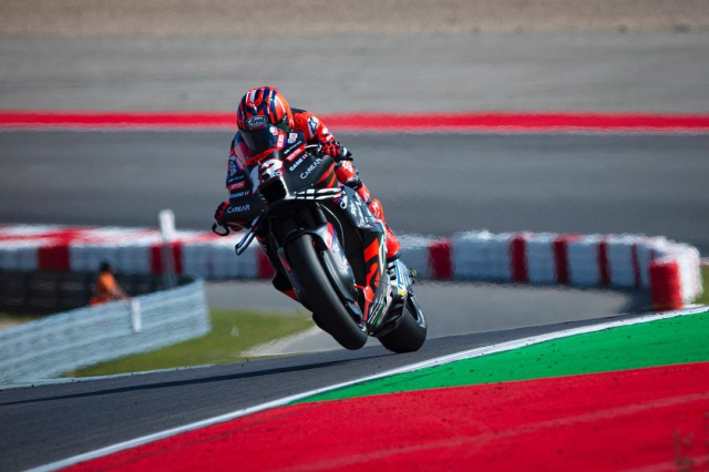 Tiet lo Ao khoac da cua Aprilia MotoGP 2023 duoc cap nhat bo phan khi dong hoc - 11