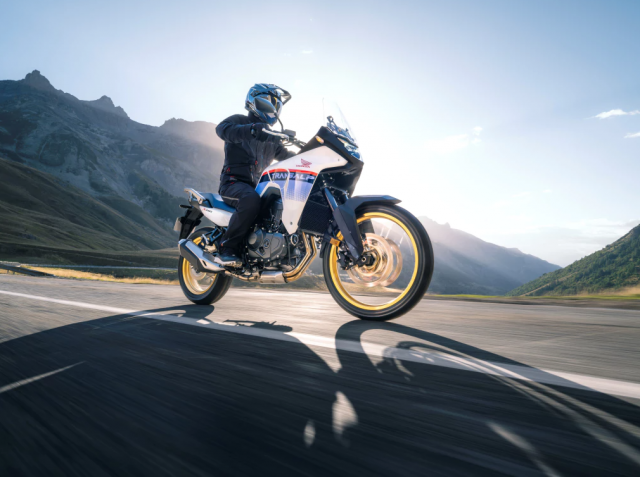 9 diem noi bat cua Honda XL750 Transalp dong xe phuot tam trung - 13